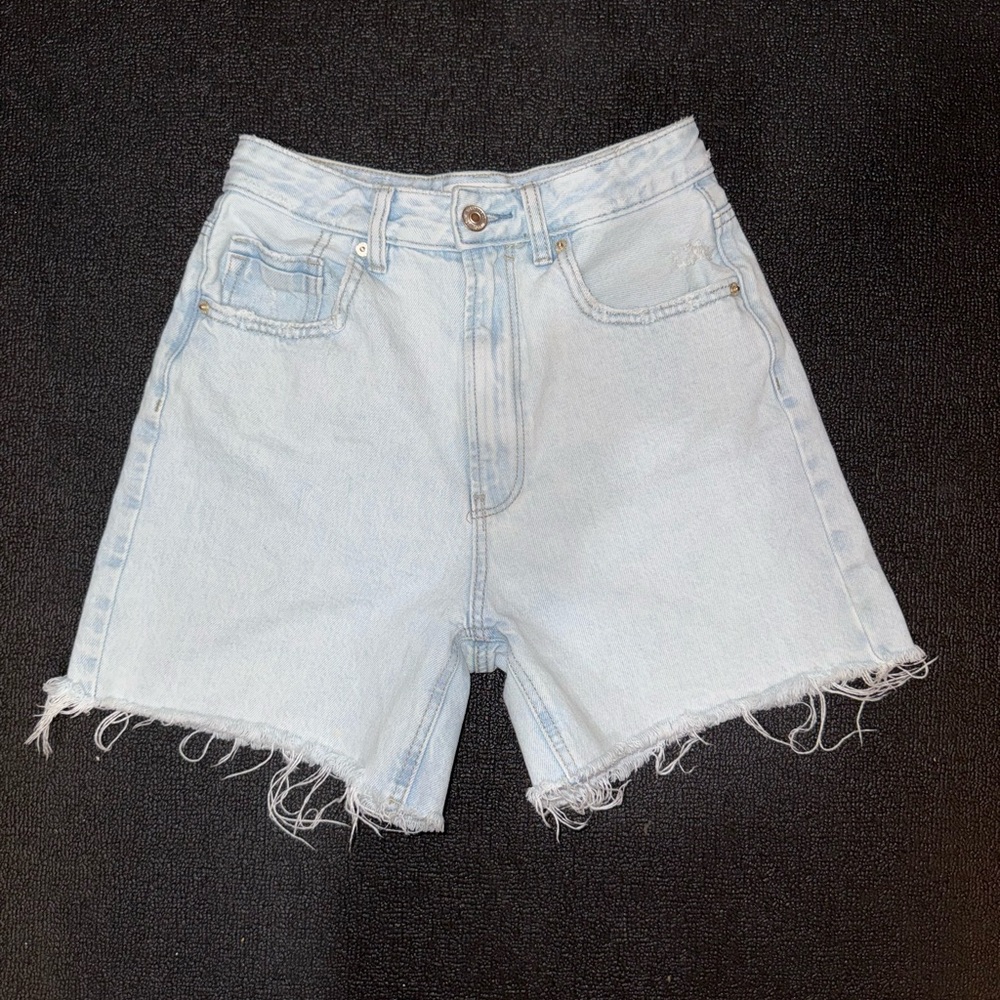 STRADIVARIUS ultra high rise shorts size 36 / 4